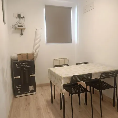 Cozy With A/c Near 톨레도