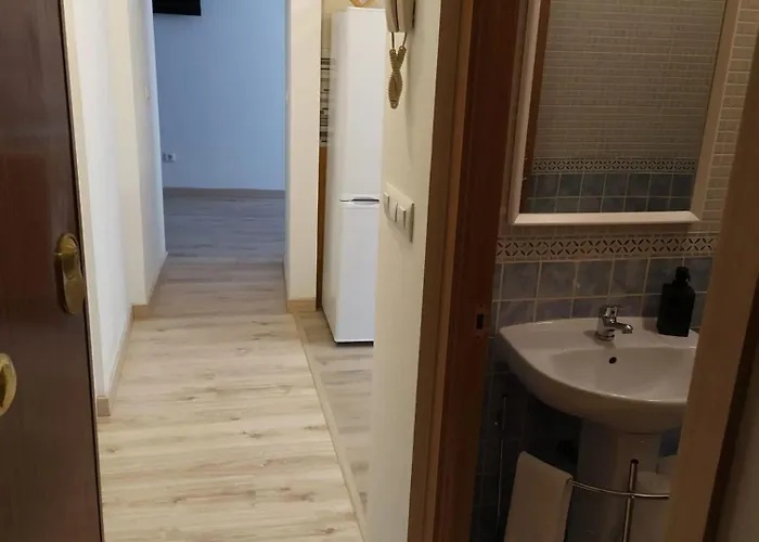 Cozy With A/c Near Apartament